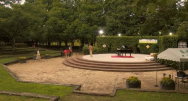 ピアノ　公園
